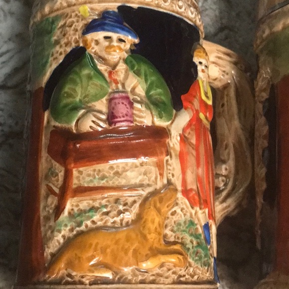 Set of 2 vintage identical hand painted beer steins German style - Picture 9 of 12